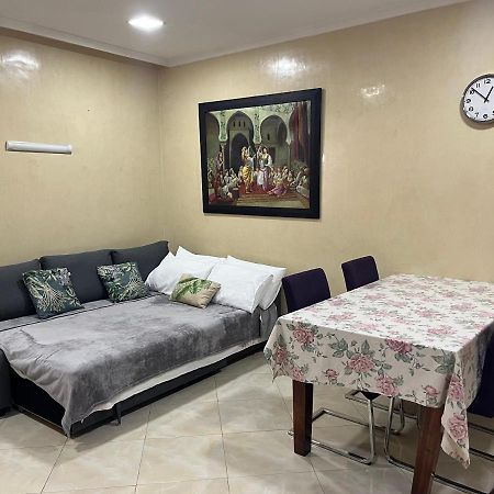 Appartement Elegant Et Climatise Au Centre Avec Terrasse - Proche Plage Et Attractions ! Tanger Luaran gambar