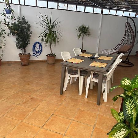 Appartement Elegant Et Climatise Au Centre Avec Terrasse - Proche Plage Et Attractions ! Tanger Luaran gambar
