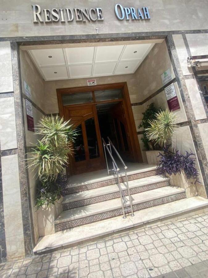 Appartement Elegant Et Climatise Au Centre Avec Terrasse - Proche Plage Et Attractions ! Tanger Luaran gambar