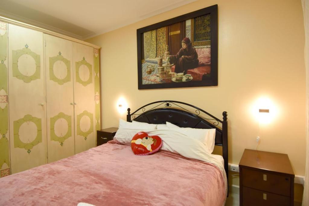 Appartement Elegant Et Climatise Au Centre Avec Terrasse - Proche Plage Et Attractions ! Tanger Luaran gambar
